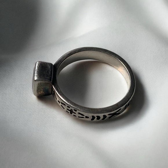 Vintage SILPADA Garnet Sterling Silver Tribal Band Ring Cross Symbols Jewelry - Picture 10 of 12